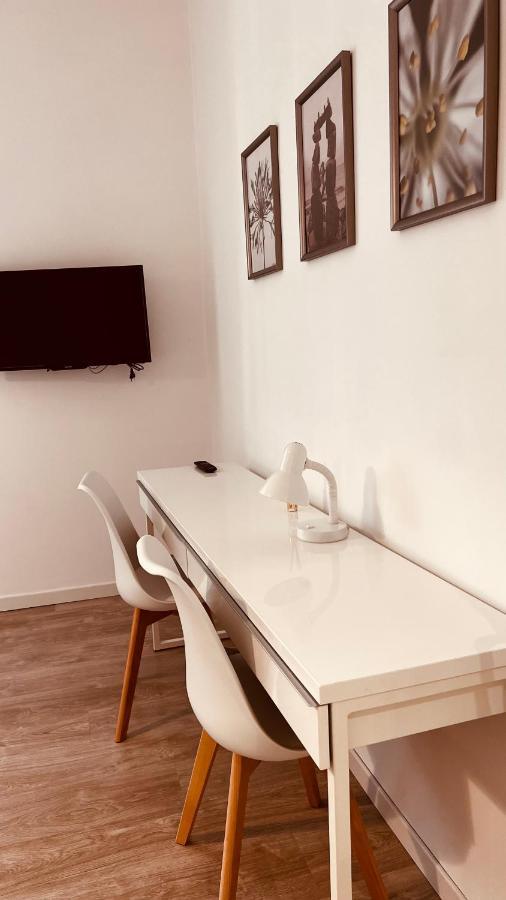 White House Lounge Supreme Apartment Udine Bagian luar foto