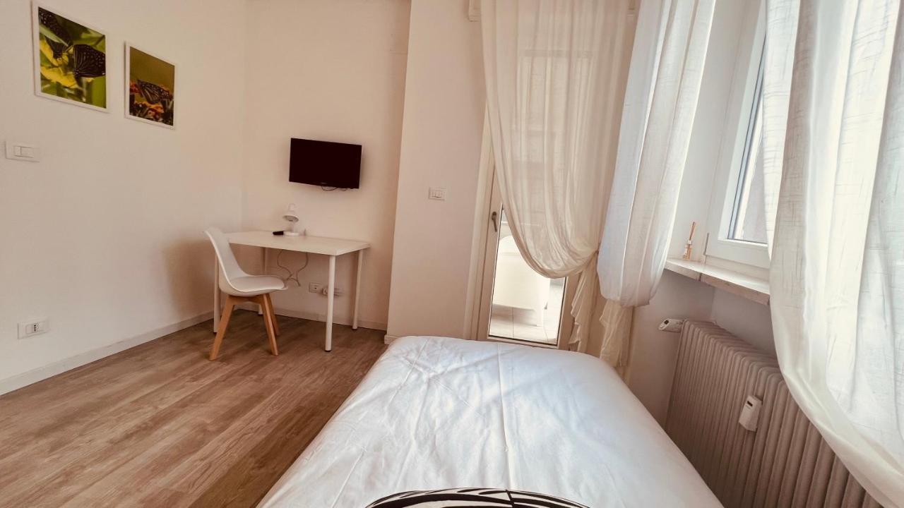 White House Lounge Supreme Apartment Udine Bagian luar foto