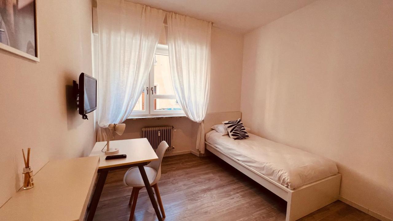 White House Lounge Supreme Apartment Udine Bagian luar foto