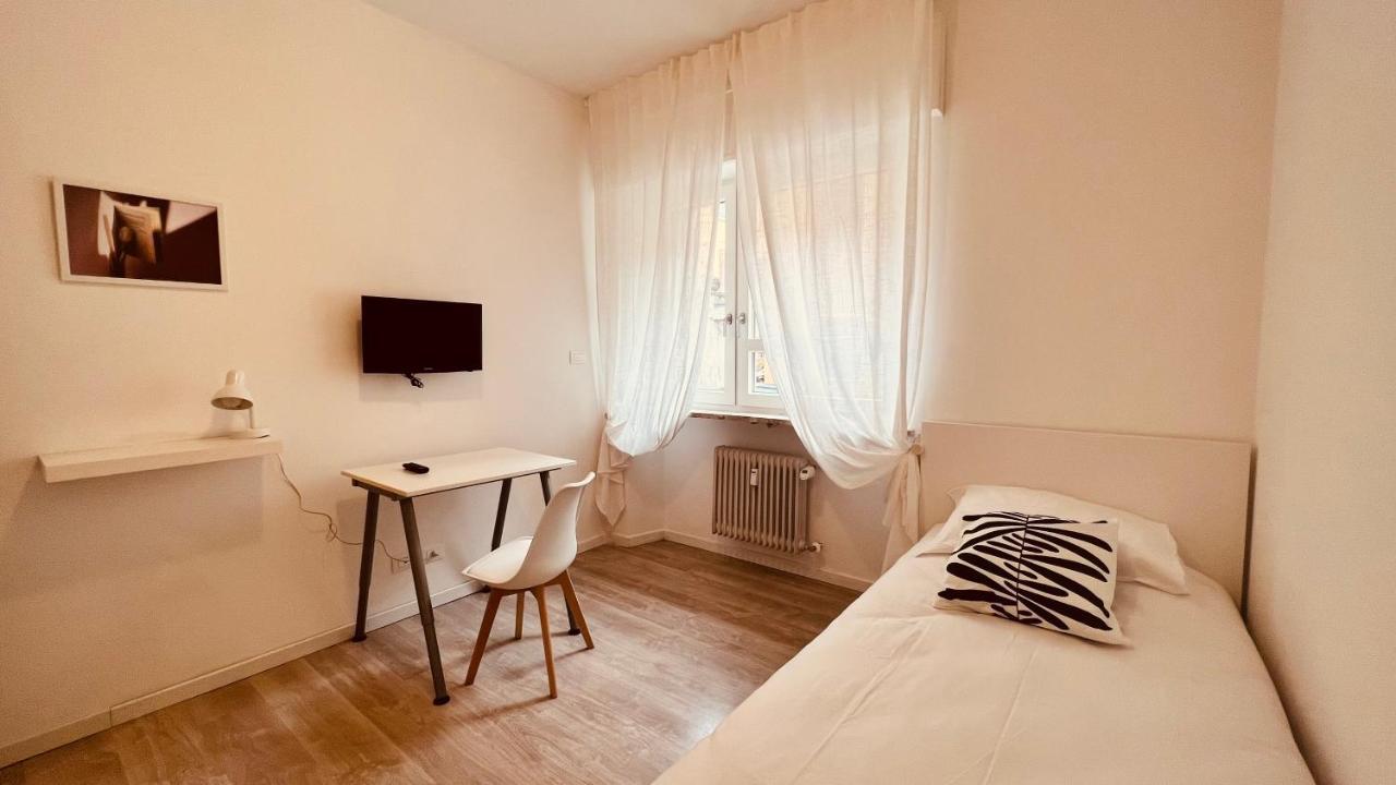 White House Lounge Supreme Apartment Udine Bagian luar foto