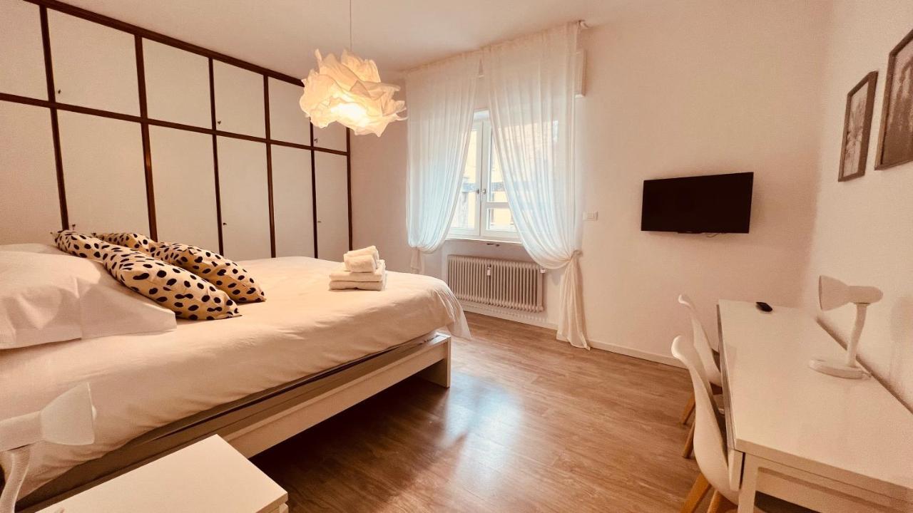 White House Lounge Supreme Apartment Udine Bagian luar foto