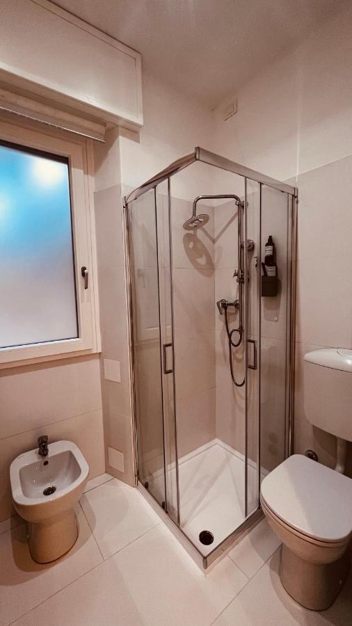 White House Lounge Supreme Apartment Udine Bagian luar foto