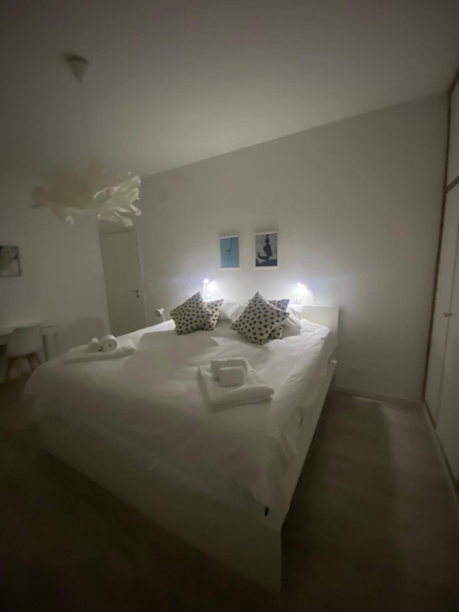 White House Lounge Supreme Apartment Udine Bagian luar foto